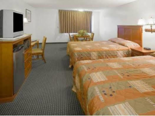 Americas Best Value Inn & Suites-East Bakersfield Exterior photo